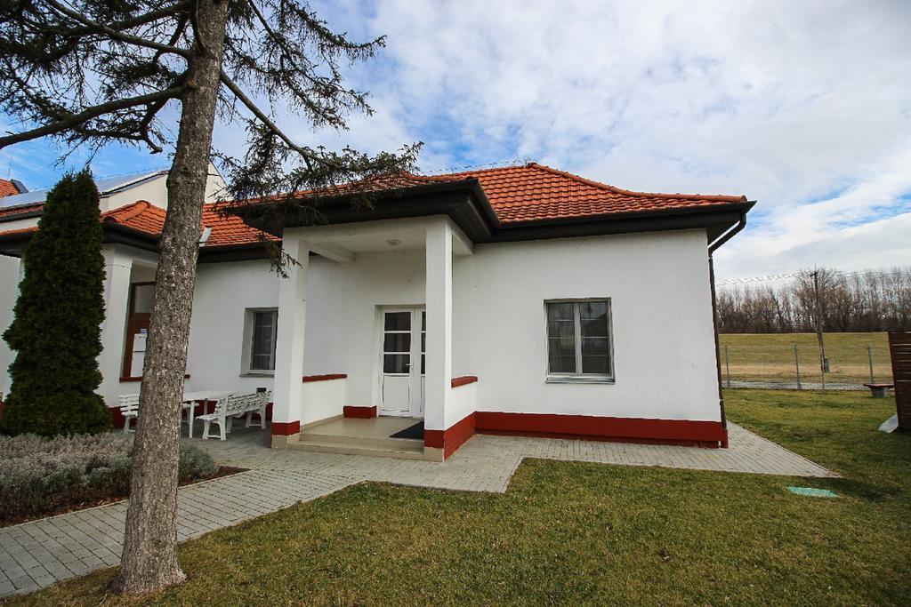 Gyevitur Apartman Algyo Exterior foto