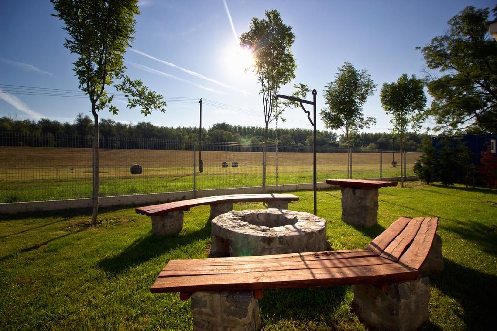 Gyevitur Apartman Algyo Exterior foto